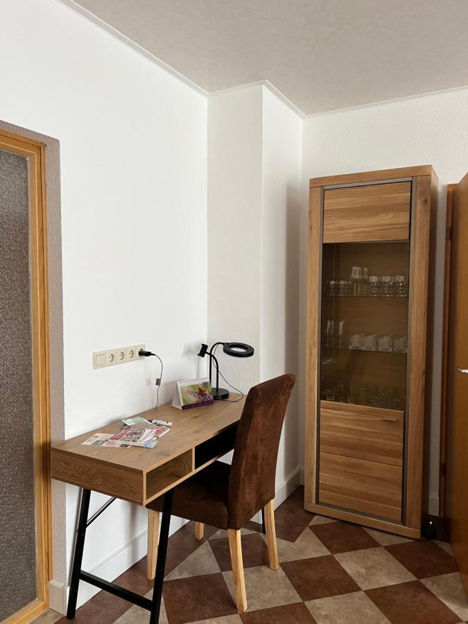 Sehr Schoene Wohnung,Komplett Neu Eingerichtet Limabach - Oberfrohna Exteriör bild