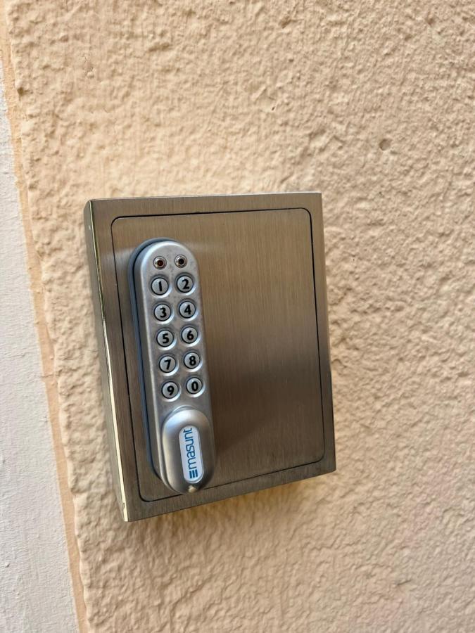 Sehr Schoene Wohnung,Komplett Neu Eingerichtet Limabach - Oberfrohna Exteriör bild